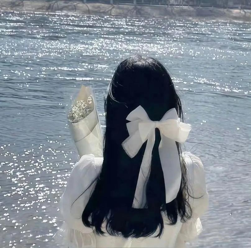 状态可以！郭艾伦半场8中4拿下10分3板1助 半场超远压哨三分